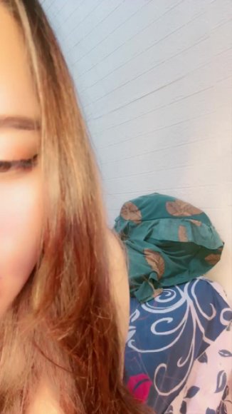 ABG Main Jari Sambil Desah di Meja Belajar