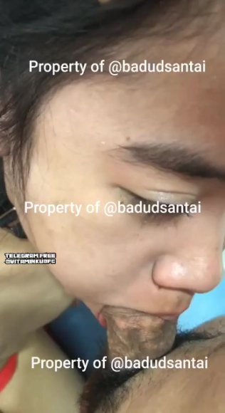 Cewek Kacamata Main Jari Sambil Desah di Kamar Mandi
