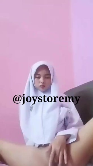 Janda Sange Ngulum Kontol di Toilet Sekolah