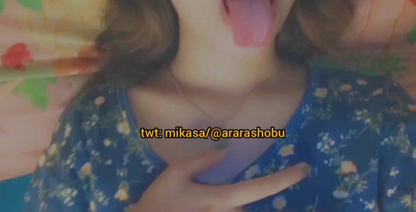 Janda Sange Ngangkang Lebar Live di Kamar Kos