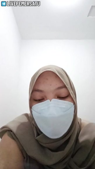 ABG Ngentot Tanpa Ampun di Sofa