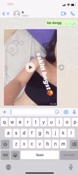 Tante Bohay Main Dildo di Kamar di Ruang Tamu