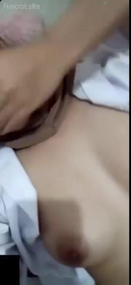Cewek Kacamata Sange Berat Langsung Ngewe di Dapur
