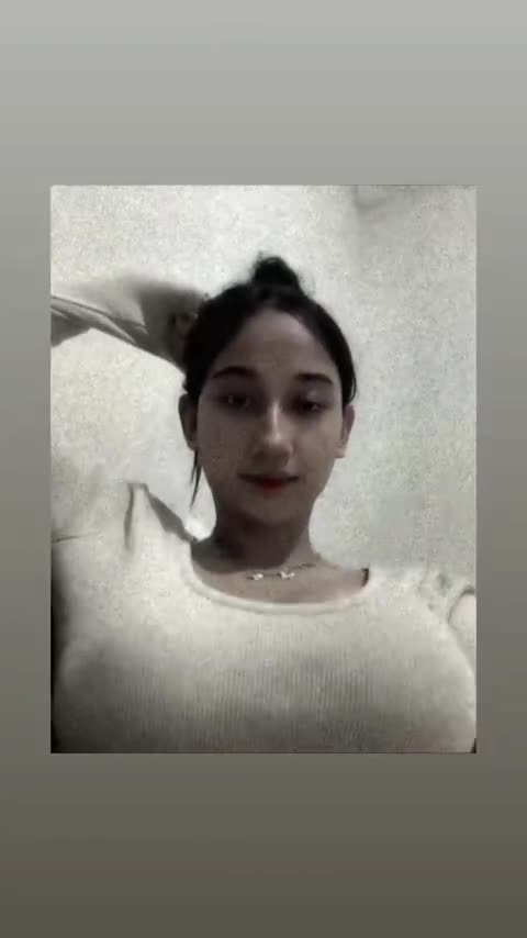 Tante Montok Dientot dari Belakang di Balkon