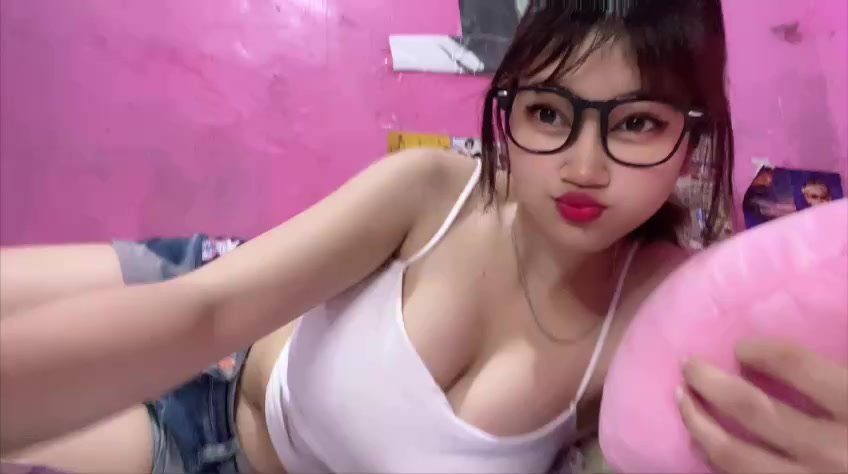 Tante Bohay Ngangkang Lebar Live di Taman Belakang