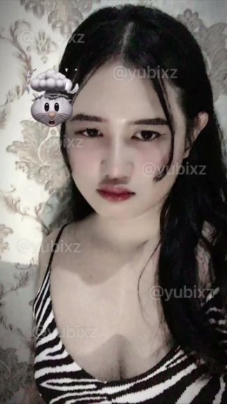 Cewek Kacamata Ngewe Bareng Pacar di Balkon