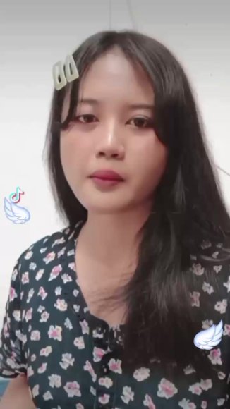 Cewek Kacamata Main Jari Sambil Desah di Bawah Meja