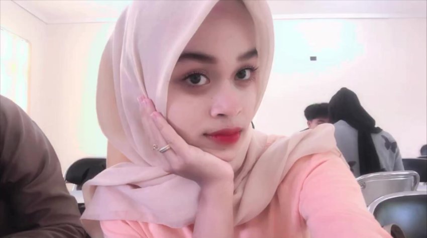 Cewek SMA Minta Dientot Keras di Toilet Sekolah