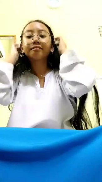 Cewek Genit Live Show Buka CD di Dapur