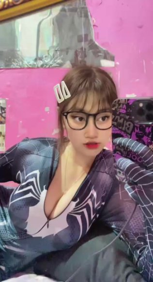 Janda Sange Colmek Brutal di Meja Belajar