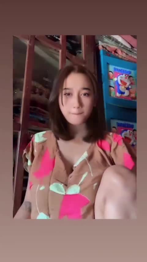 Tante Montok Ngewe Bareng Pacar di Meja Belajar