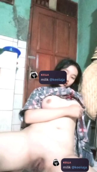 Tante Montok Live Show Buka CD di Balkon
