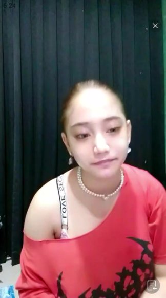 Cewek Jilbab Disetubuhin Diam-diam di Sofa