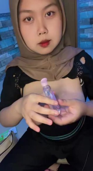 Tante Montok Rekam Sambil Coli di Dapur