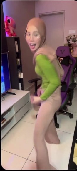 Tante Bohay Rekam Sambil Coli di Bawah Meja