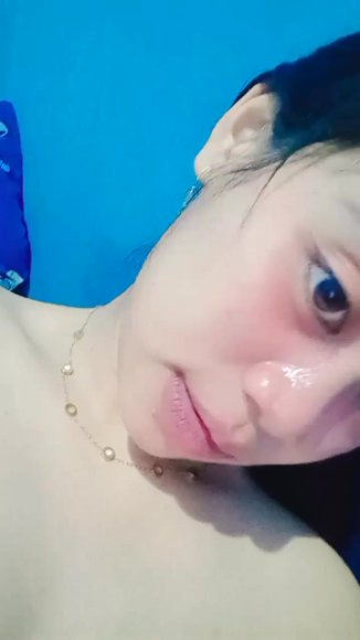 Cewek SMA Ngentot Tanpa Ampun di Sofa