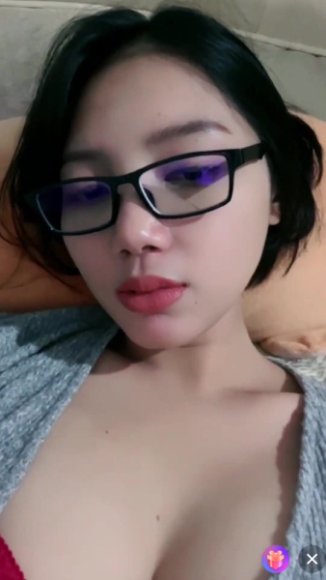Janda Sange Main Jari Sambil Desah di Kamar Kos