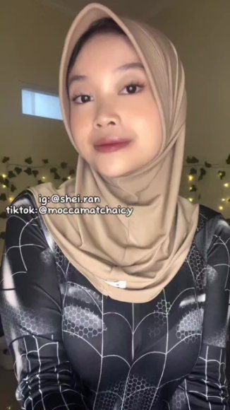 Siswi Nakal Minta Dientot Keras di Kamar Mandi