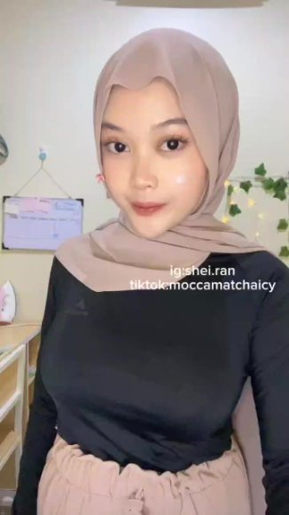 ABG Ngewe Bareng Pacar di Sofa