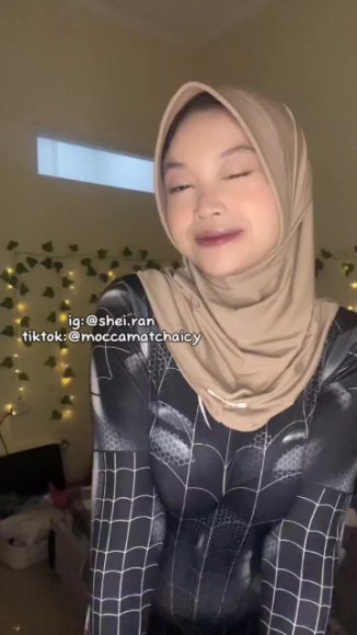 Siswi Nakal Main Jari Sambil Desah di Taman Belakang