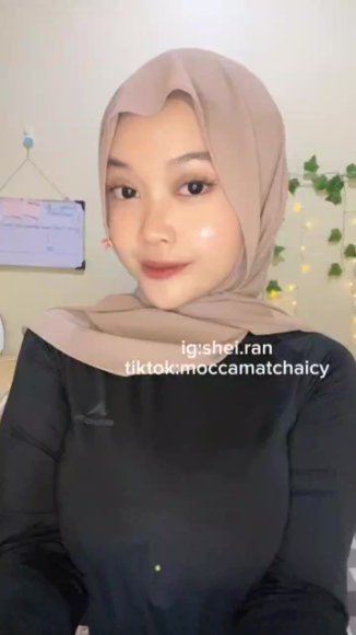 Cewek Genit Dientot Sampai Njerit di Meja Belajar