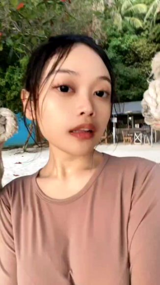 Cewek Jilbab Ngangkang Lebar Live di Dapur