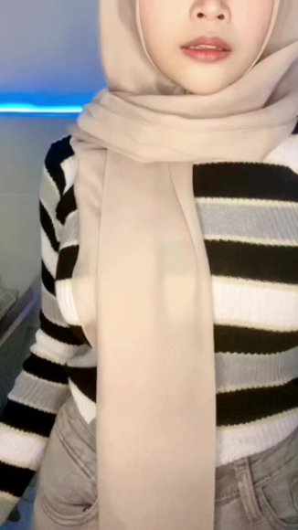 Cewek SMA Disetubuhin Diam-diam di Taman Belakang