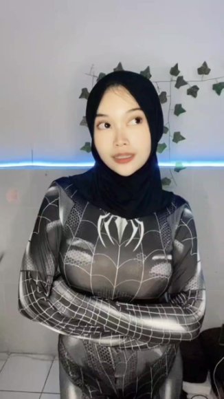 Cewek SMA Ngentot Tanpa Ampun di Meja Belajar