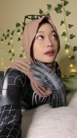 Cewek Genit Dientot dari Belakang di Balkon