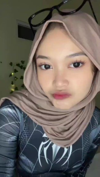 Tante Bohay Main Dildo di Kamar di Kamar Mandi