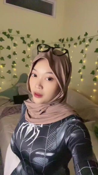 Cewek Jilbab Dientot Sampai Njerit di Taman Belakang
