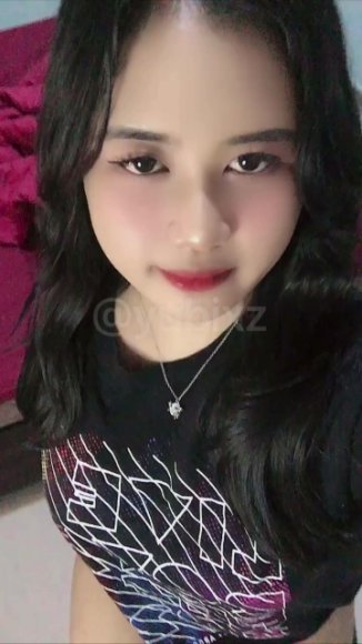 Tante Montok Main Dildo di Kamar di Ruang Tamu