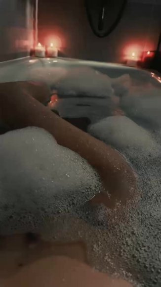 Janda Sange Dientot Sampai Njerit di Kamar Mandi