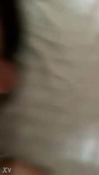 Cewek Genit Main Jari Sambil Desah di Bawah Meja