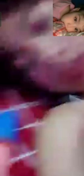 ABG Minta Dientot Keras di Meja Belajar