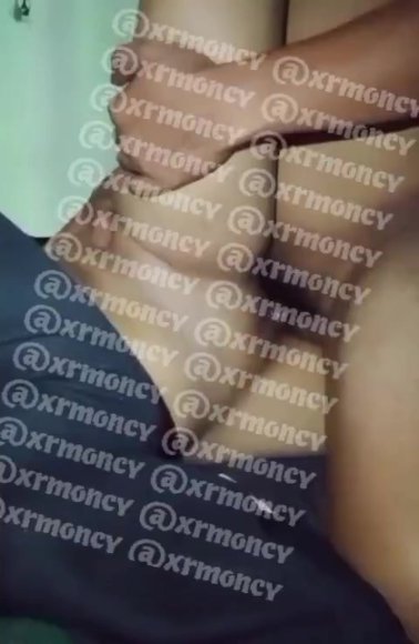 Cewek SMA Sange Berat Langsung Ngewe di Taman Belakang