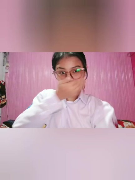 ABG Sange Berat Langsung Ngewe di Bawah Meja