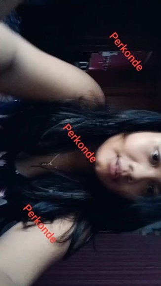 Cewek Genit Ngewe Bareng Pacar di Dapur