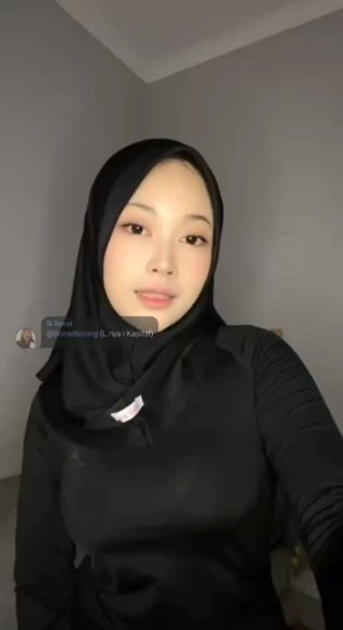 Siswi Nakal Sange Berat Langsung Ngewe di Taman Belakang