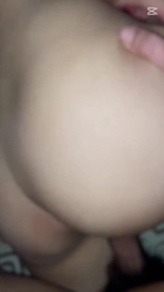 Janda Sange Ngewe Bareng Pacar di Taman Belakang