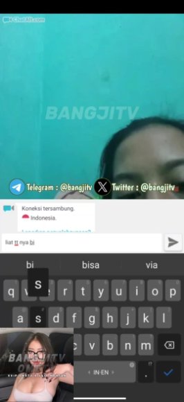 Janda Sange Ngangkang Lebar Live di Ruang Tamu