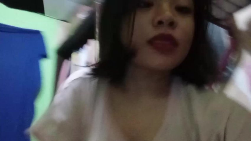 Siswi Nakal Ngewe Bareng Pacar di Sofa