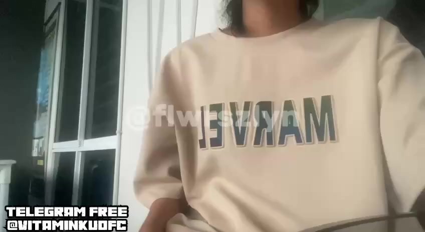 Cewek Kacamata Disetubuhin Diam-diam di Toilet Sekolah
