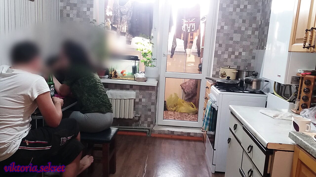 suami pergi dan istrinya disetubuhi oleh sahabatnya