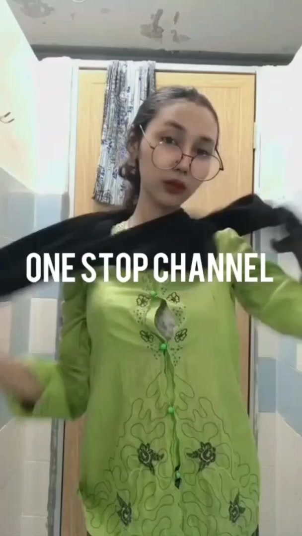 jilbab kebaya hijau kacamata cantik bugil colmek