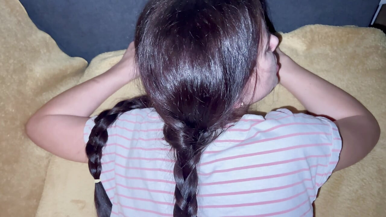 adik tiriku selalu nungguin aku untuk ngentot pantatnya