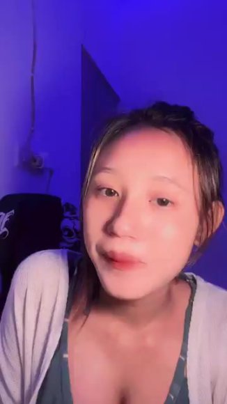 ABG Dientot dari Belakang di Bawah Meja