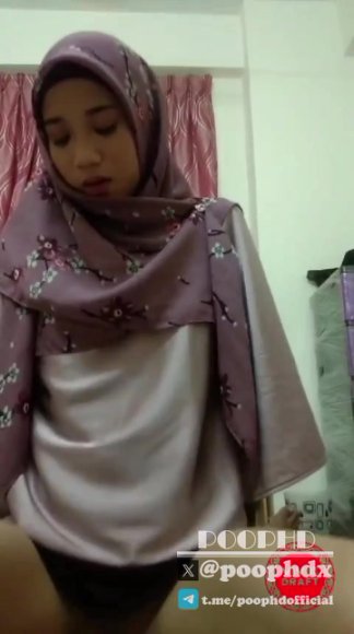 Janda Sange Sange Berat Langsung Ngewe di Meja Belajar