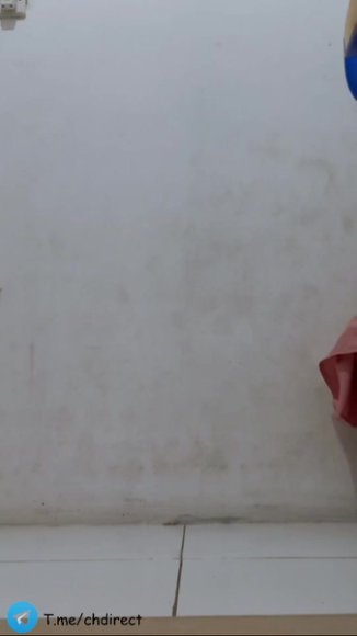 Cewek Jilbab Ngangkang Lebar Live di Balkon