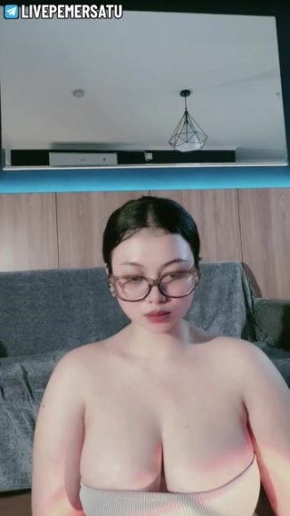 ABG Ngentot Tanpa Ampun di Meja Belajar
